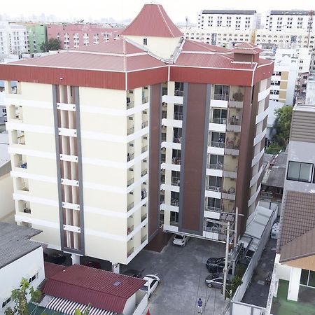42 Place Bangkok Exterior photo