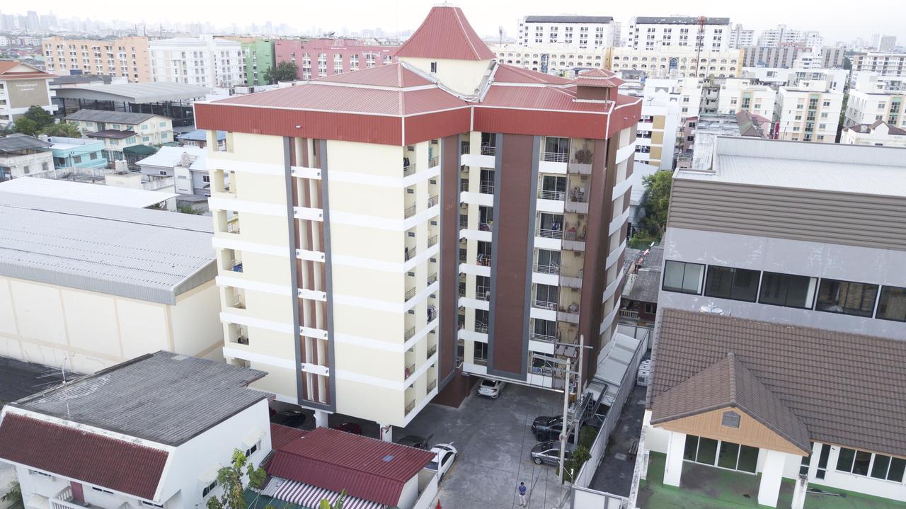 42 Place Bangkok Exterior photo